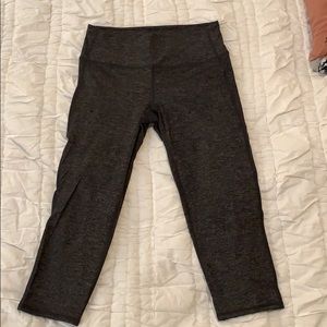 Salutation Stash Pocket Capri